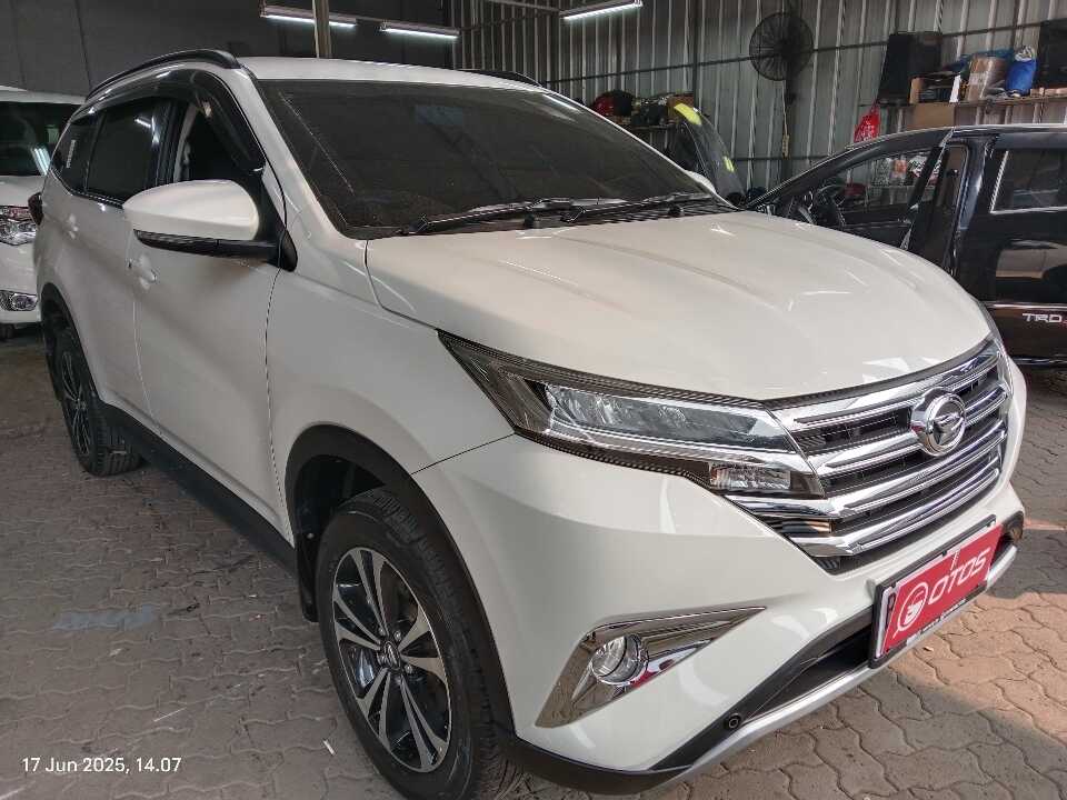 2022 Daihatsu Terios 1.5 R - Foto 1 dari 9