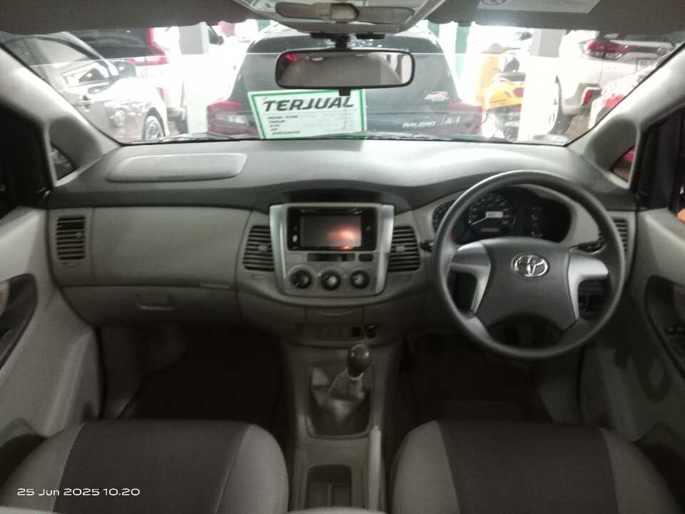 Foto Mobil Bekas Dashboard Toyota Innova 2.0 G Luxury tahun 2014