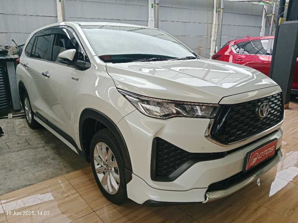 2024 Toyota Kijang Innova 2.0 Zenix V HV CVT Modellista - Foto 1 dari 6