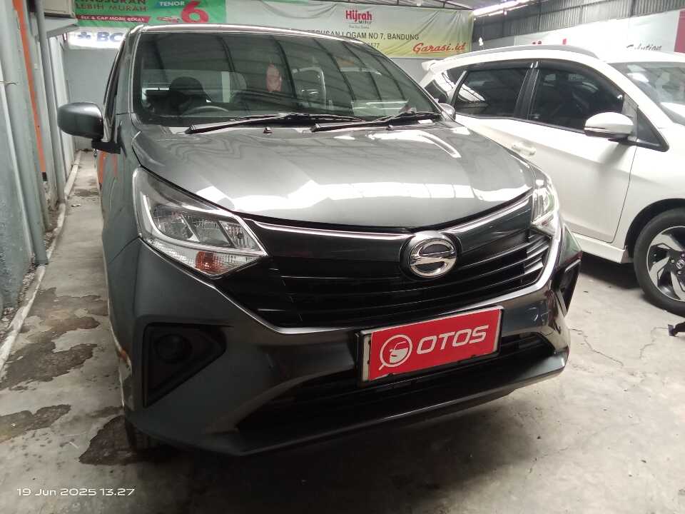 2024 Daihatsu Sigra 1.0 M - Foto 1 dari 6