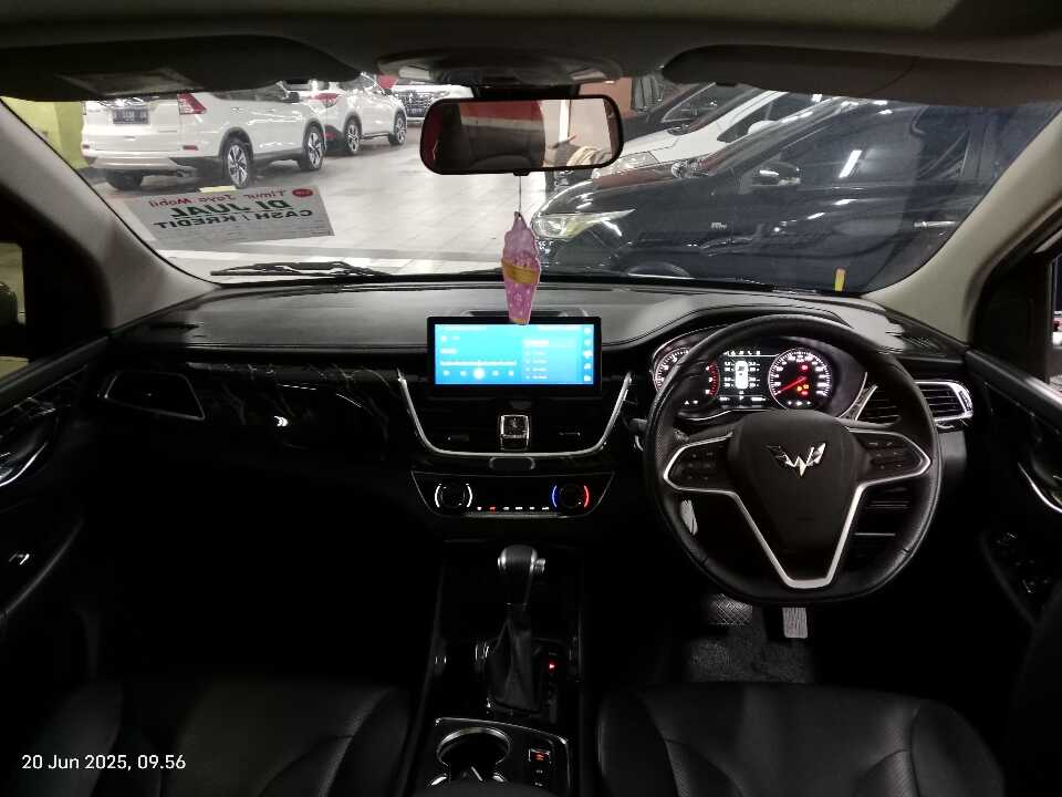 Foto Mobil Bekas Dashboard Wuling Cortez 1.5 L T Lux tahun 2022