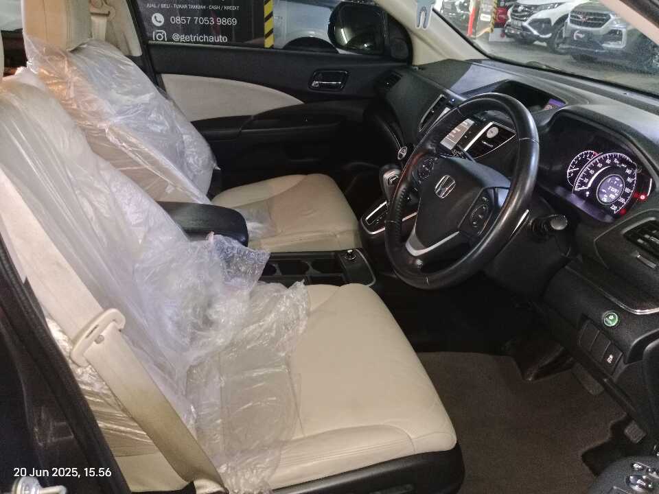 Foto Mobil Bekas Kabin Depan Honda CR-V 2.4 RM3 tahun 2016