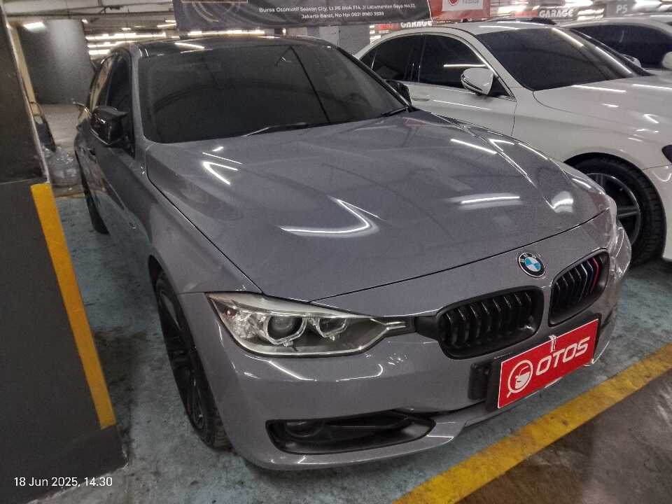 2015 BMW 328i 2.0 - Foto 1 dari 6