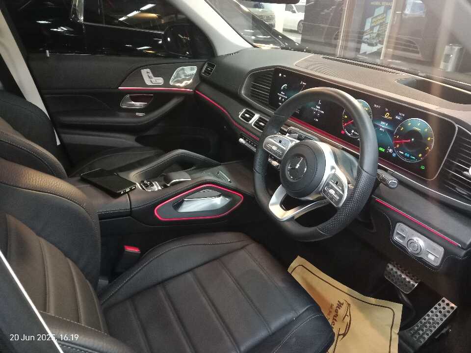 Foto Mobil Bekas Kabin Depan Mercedes-Benz GLS450 3.0 4MATIC AMG Line tahun 2022