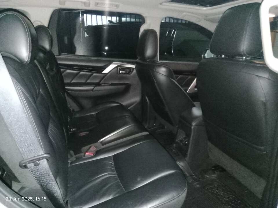 Foto Mobil Bekas Kabin Belakang Mitsubishi Pajero Sport 2.4 Dakar 4X2 tahun 2021