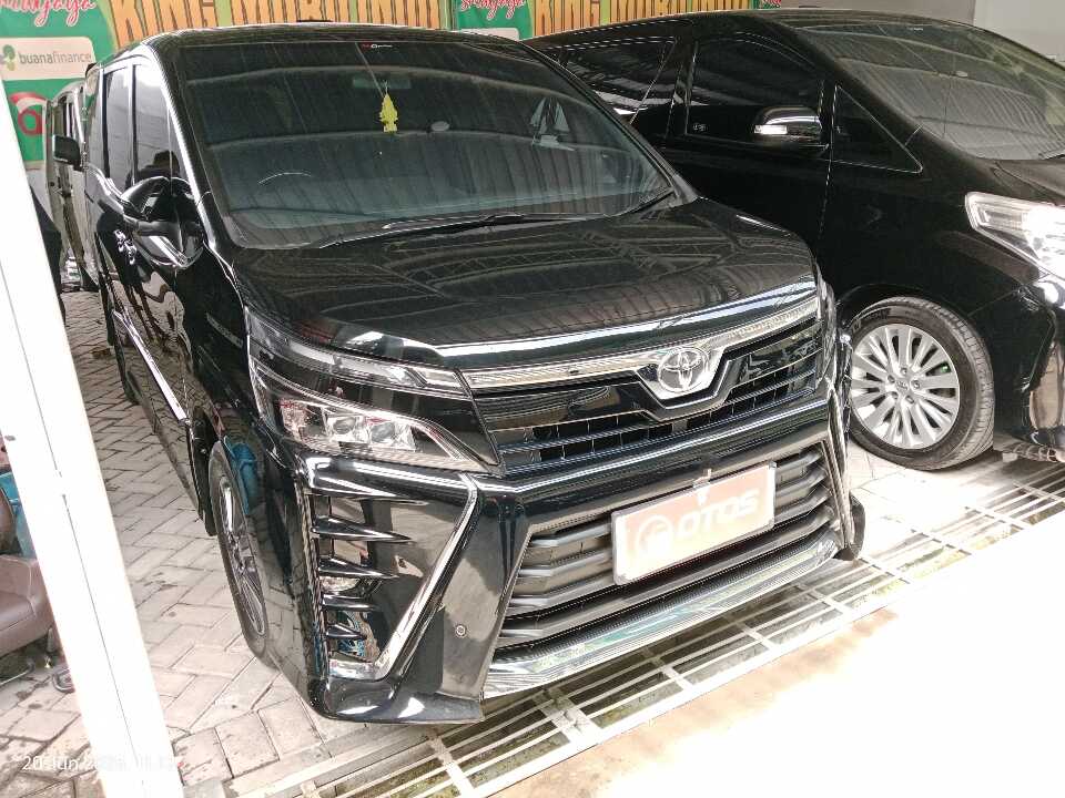 2019 Toyota Voxy 2.0 - Foto 1 dari 6