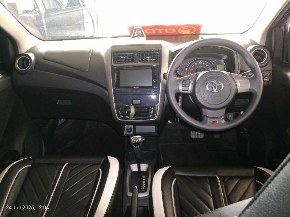 Foto Mobil Bekas Dashboard Toyota Agya 1.2 G tahun 2021
