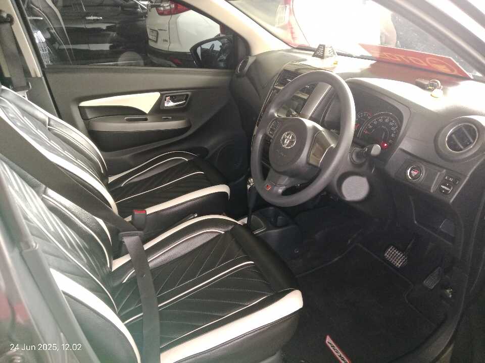 Foto Mobil Bekas Kabin Depan Toyota Agya 1.2 G tahun 2021