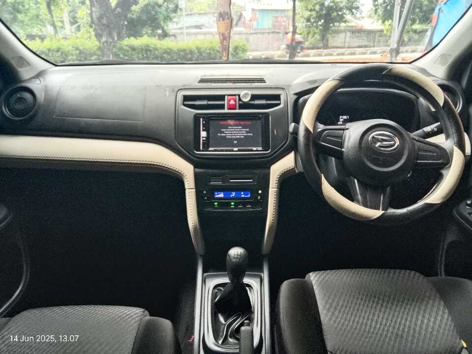 Foto Mobil Bekas Dashboard Daihatsu Terios 1.5 X tahun 2022