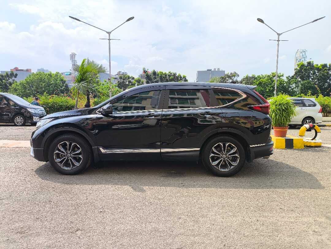 Foto Mobil Bekas Tampak Samping Honda CR-V 1.5 Turbo Prestige tahun 2022