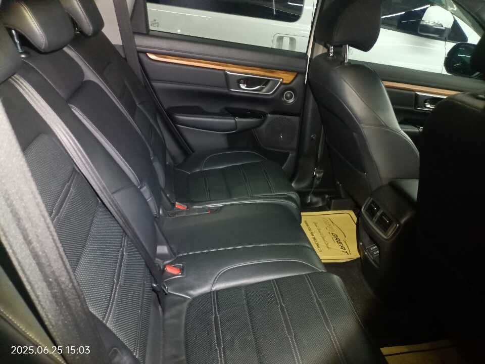 Foto Mobil Bekas Kabin Belakang Honda CR-V 1.5 Turbo Prestige tahun 2022