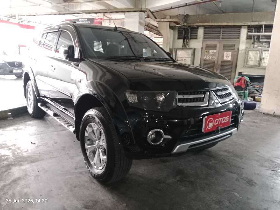 2014 Mitsubishi Pajero Sport 2.5 - Foto 1 dari 6