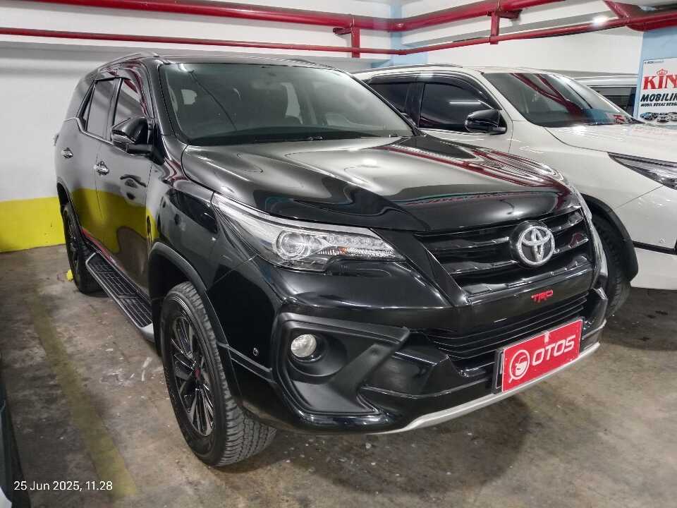 2018 Toyota Fortuner 2.4 4X2 VRZ - Foto 1 dari 6