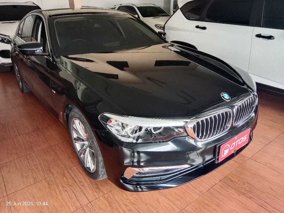2018 BMW 520i 2.0 Luxury - Foto 1 dari 6