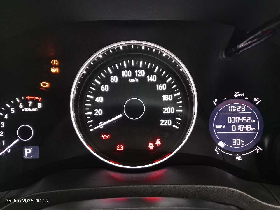 Foto Mobil Bekas Odometer Honda HR-V 1.5 E tahun 2021