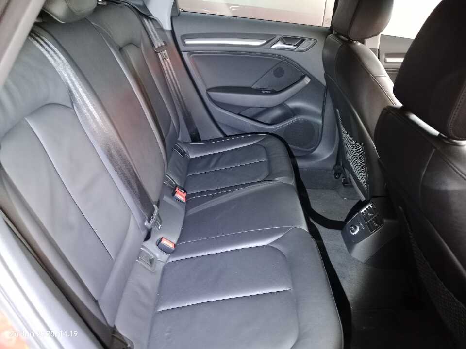 Foto Mobil Bekas Kabin Belakang Audi A3 1.2 TFSI Sportback tahun 2017