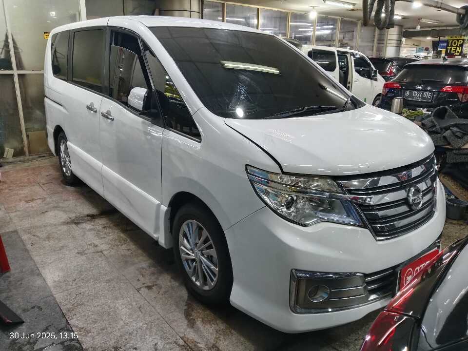 2016 Nissan Serena 2.0 Highway Star - Foto 1 dari 6