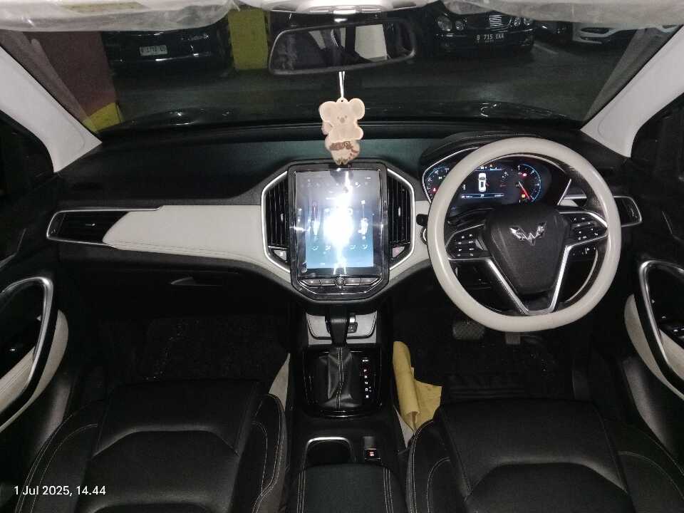 Foto Mobil Bekas Dashboard Wuling Almaz 1.5 L T Lux tahun 2020