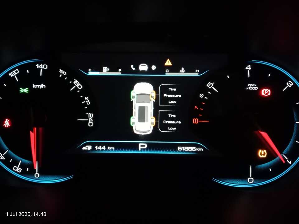 Foto Mobil Bekas Odometer Wuling Almaz 1.5 L T Lux tahun 2020