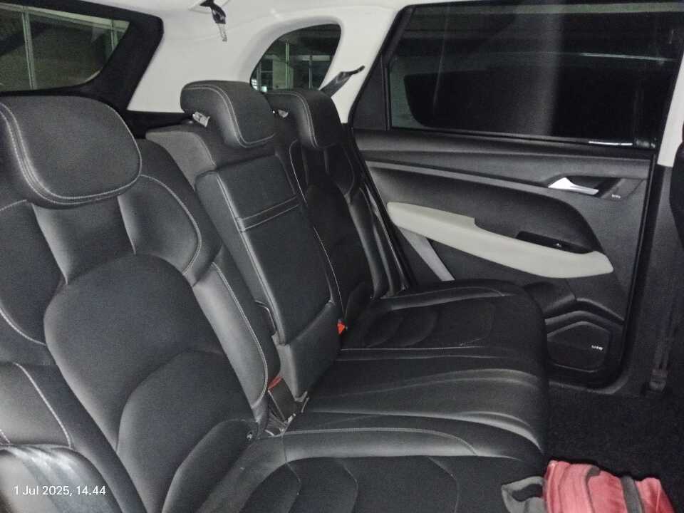 Foto Mobil Bekas Kabin Belakang Wuling Almaz 1.5 L T Lux tahun 2020