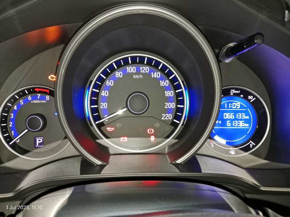 Foto Mobil Bekas Odometer Honda Jazz 1.5 S tahun 2015