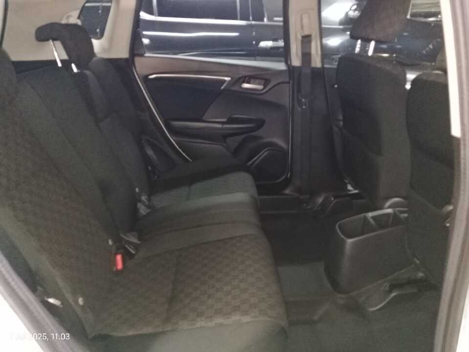 Foto Mobil Bekas Kabin Belakang Honda Jazz 1.5 S tahun 2015