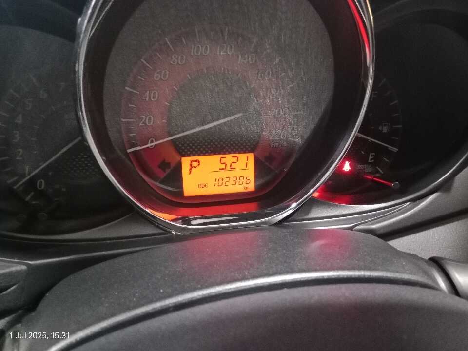 Foto Mobil Bekas Odometer Toyota Yaris 1.5 G tahun 2015