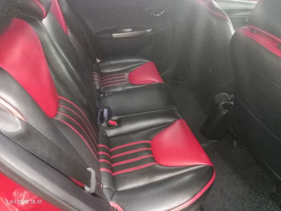 Foto Mobil Bekas Kabin Belakang Toyota Yaris 1.5 G tahun 2015