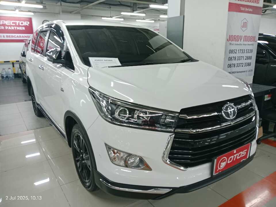2019 Toyota Kijang Innova 2.0 Venturer - Foto 1 dari 6