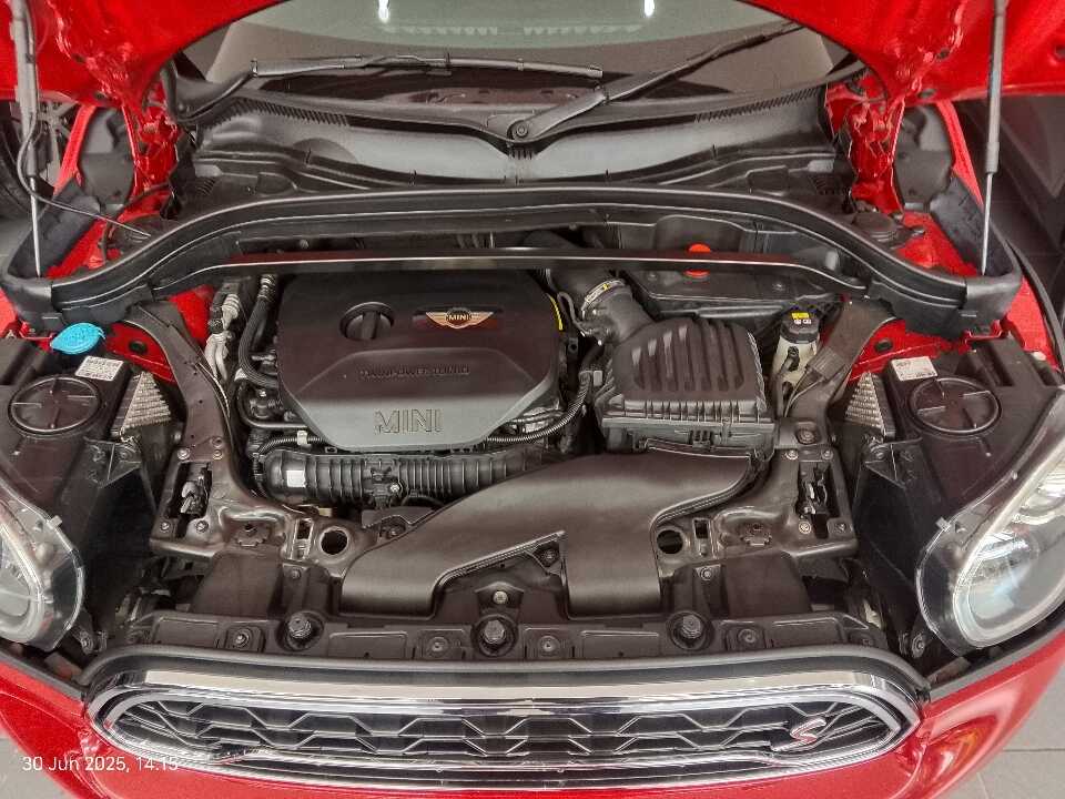 Foto Mobil Bekas Mesin MINI Countryman 1.6 JCW tahun 2018