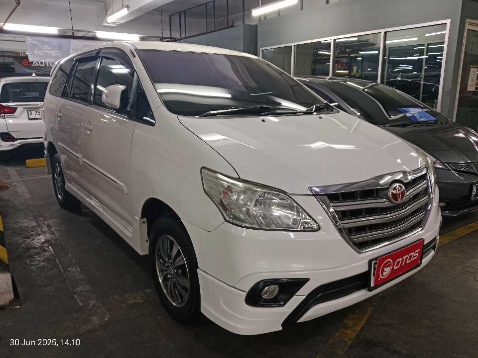 2015 Toyota Kijang Innova 2.0 G Luxury - Foto 1 dari 9