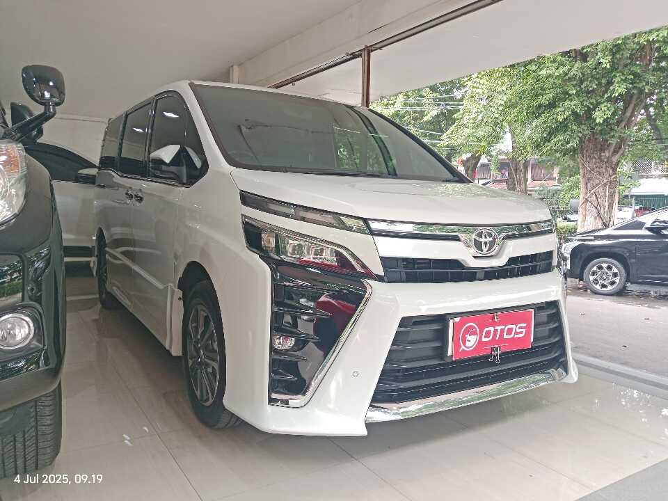 2018 Toyota Voxy 2.0 - Foto 1 dari 6