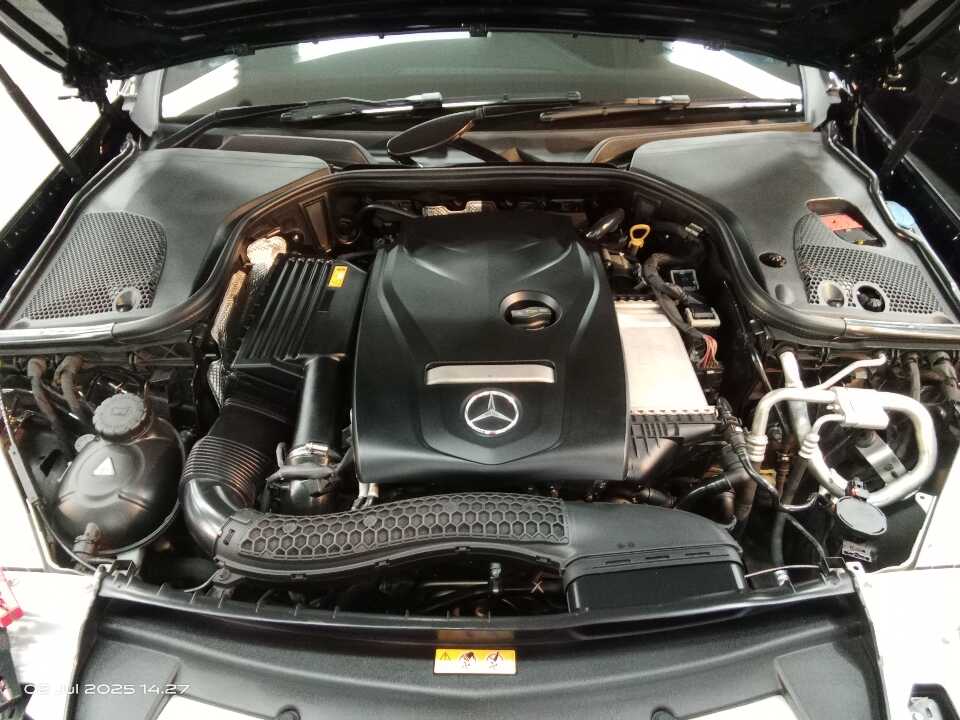 Foto Mobil Bekas Mesin Mercedes-Benz E300 2.0 tahun 2017