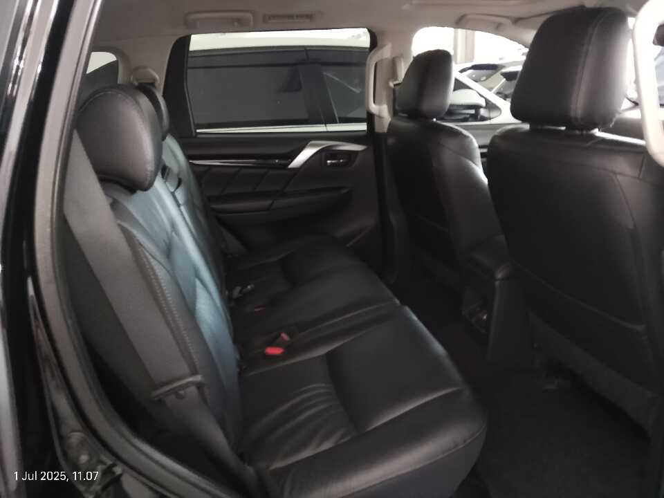Foto Mobil Bekas Kabin Belakang Mitsubishi Pajero Sport 2.4 Dakar 4X2 tahun 2021