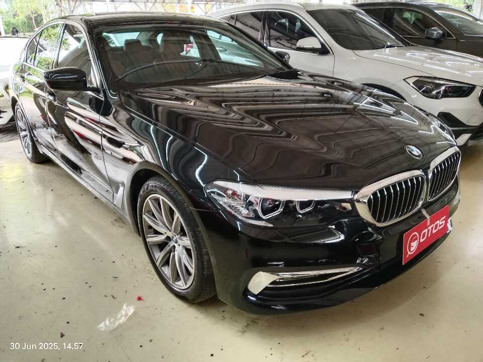 2018 BMW 520i 2.0 - Foto 1 dari 6