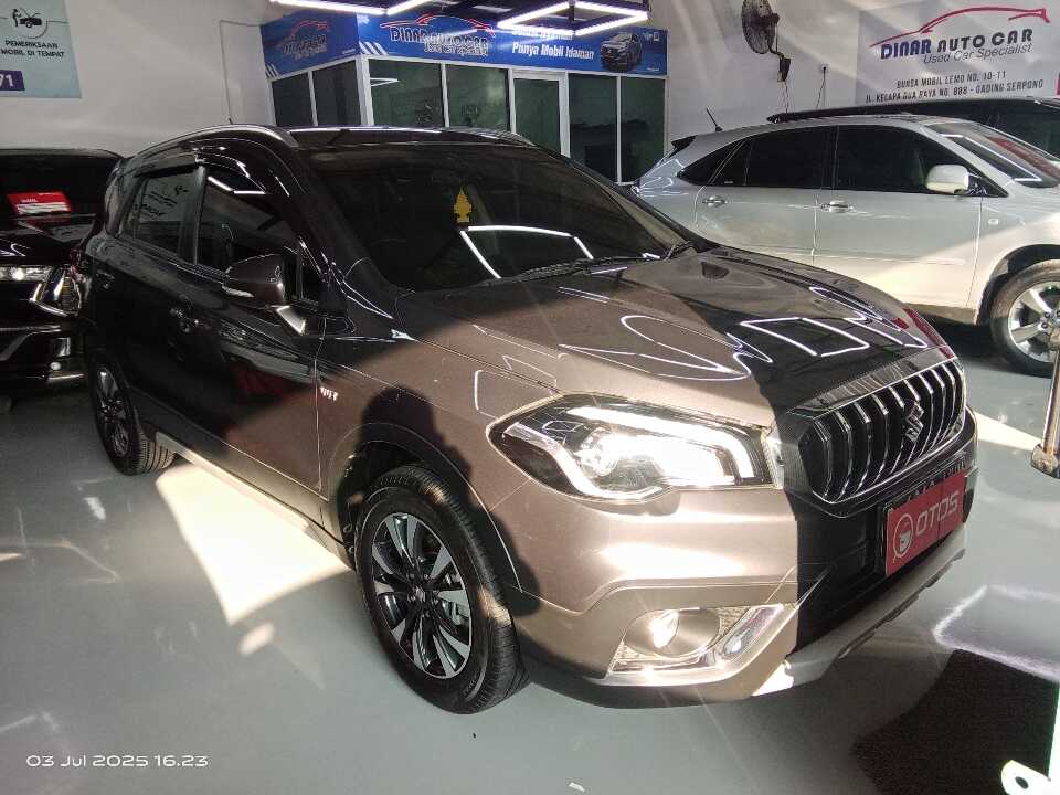 2019 Suzuki SX4 S-Cross 1.5 - Foto 1 dari 6