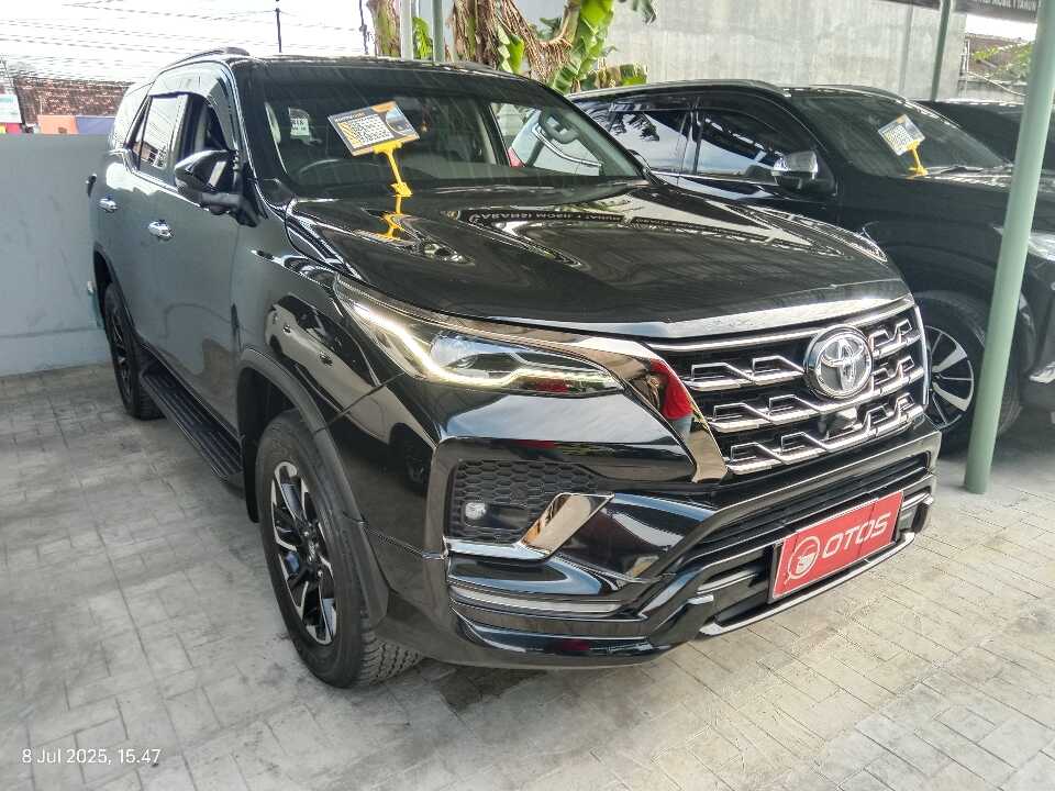 2021 Toyota Fortuner 2.4 4X2 VRZ - Foto 1 dari 6