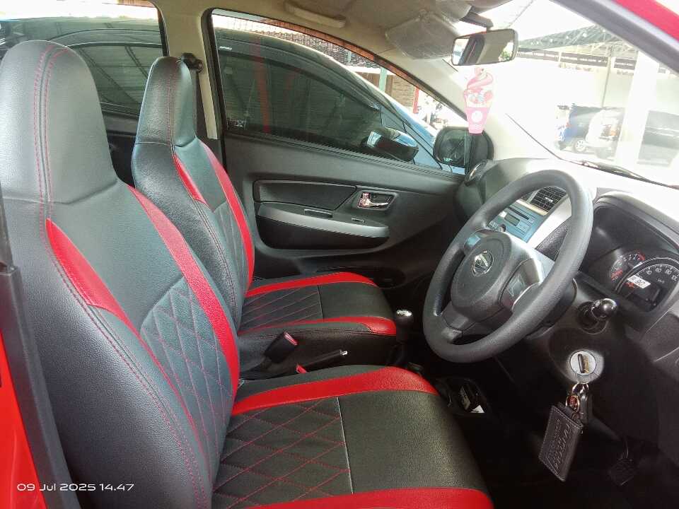 Foto Mobil Bekas Kabin Depan Daihatsu Ayla 1.0 X tahun 2022