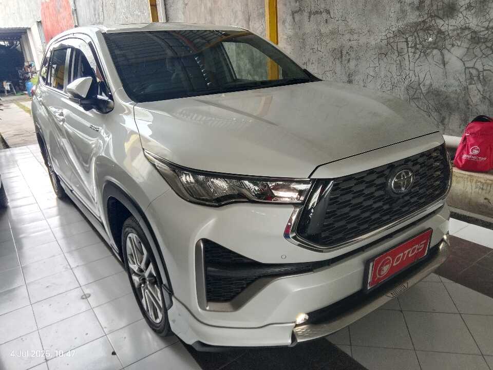 2023 Toyota Kijang Innova 2.0 Zenix Q HV CVT TSS - Foto 1 dari 6
