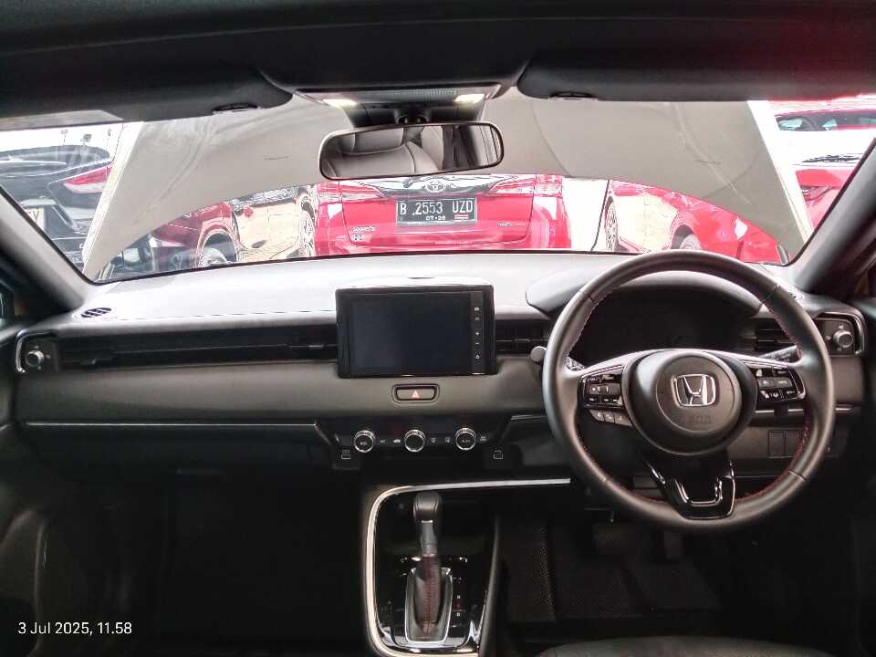 Foto Mobil Bekas Dashboard Honda HR-V 1.5 tahun 2023