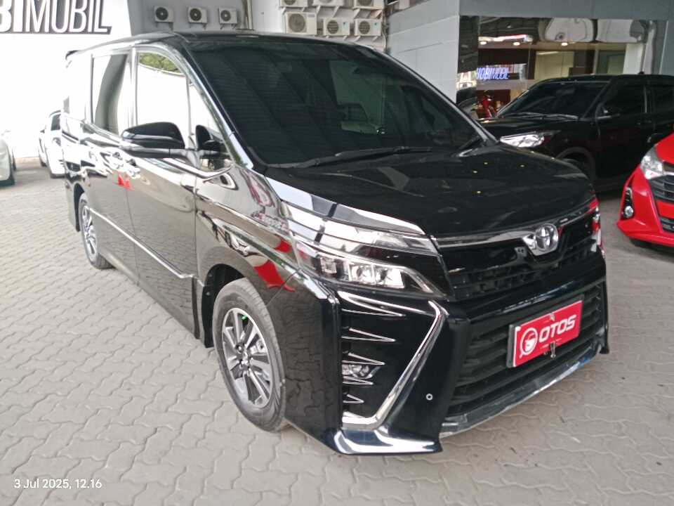 2018 Toyota Voxy 2.0 - Foto 1 dari 9