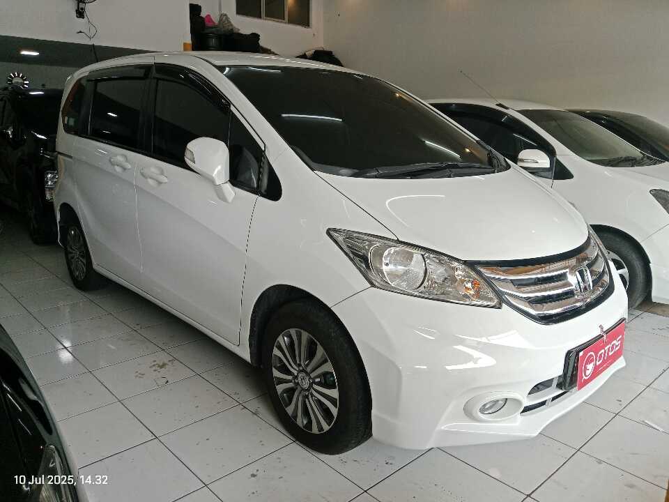 2016 Honda Freed 1.5 E - Foto 1 dari 6