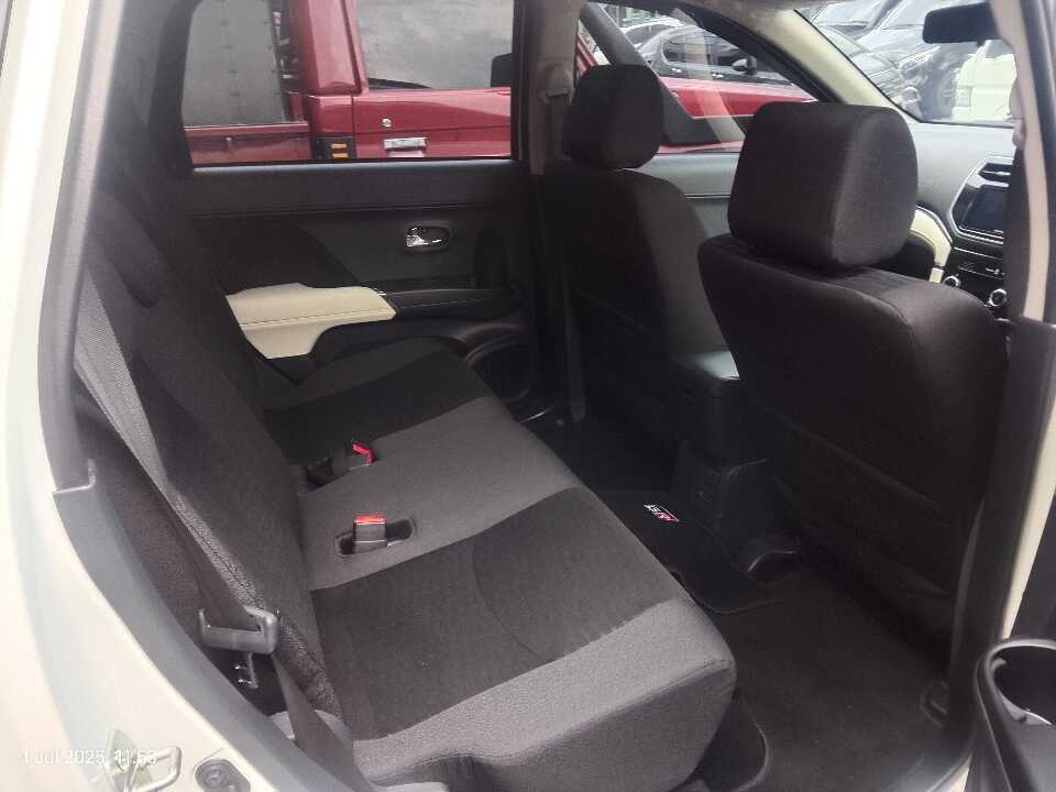 Foto Mobil Bekas Kabin Belakang Toyota Rush 1.5 S tahun 2023