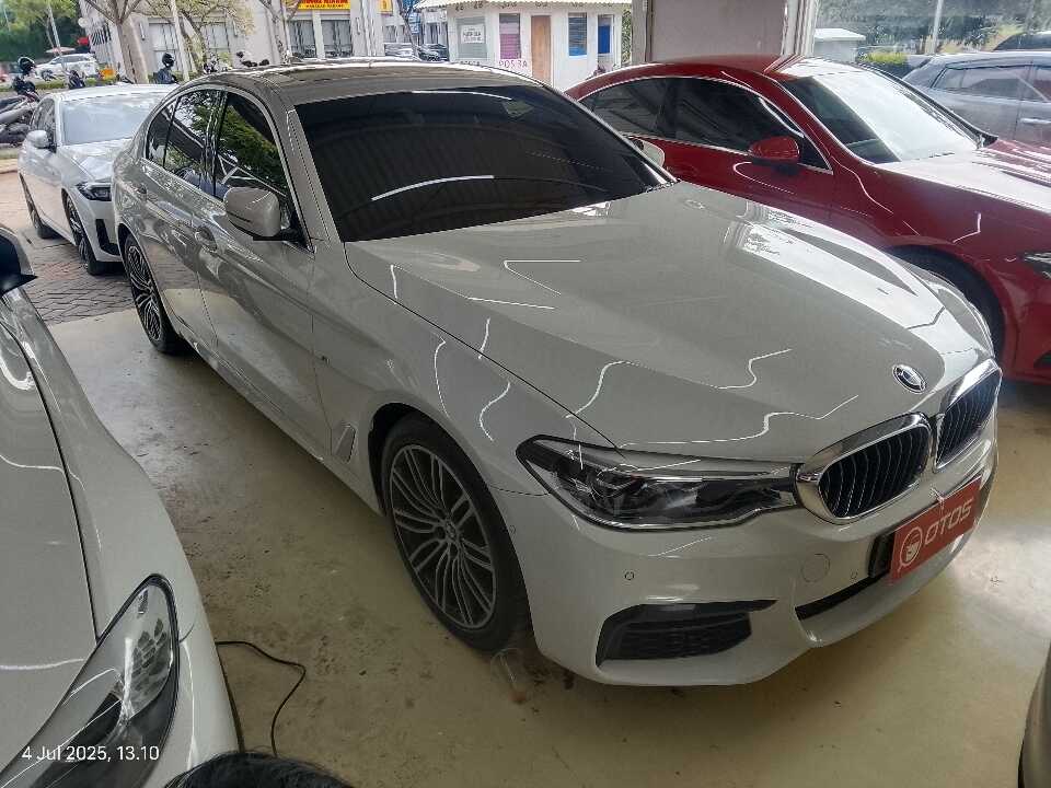 2019 BMW 530i 2.0 - Foto 1 dari 6