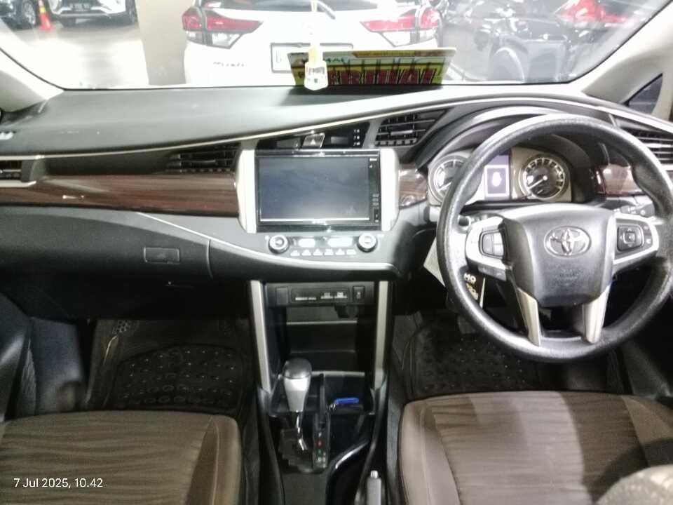 Foto Mobil Bekas Dashboard Toyota Innova 2.4 V tahun 2021