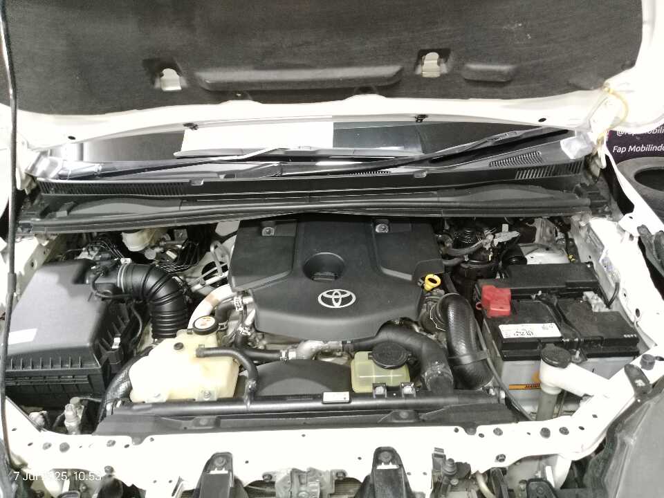 Foto Mobil Bekas Mesin Toyota Innova 2.4 V tahun 2021
