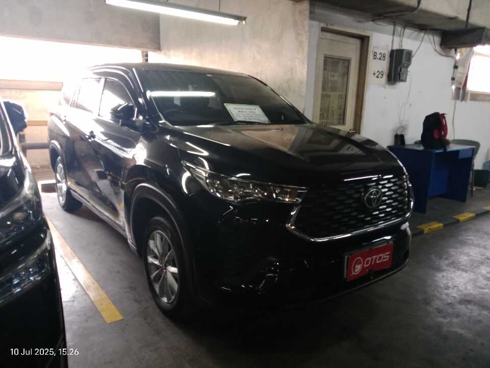 2022 Toyota Kijang Innova 2.0 Zenix V CVT - Foto 1 dari 6