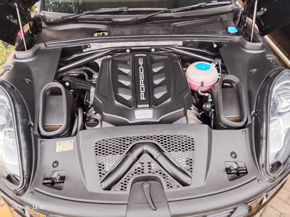 Foto Mobil Bekas Mesin Porsche Macan 3.0 S tahun 2015