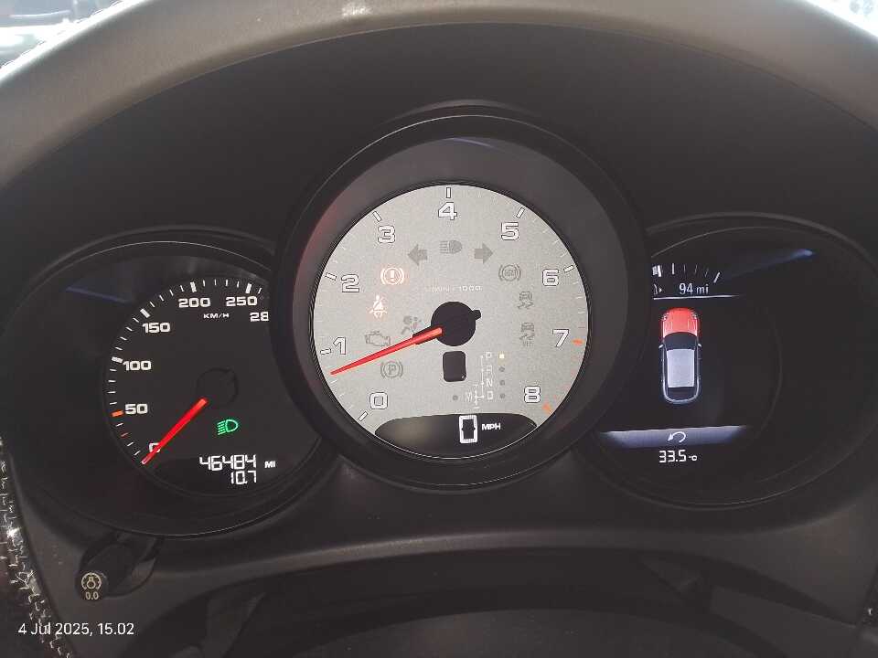 Foto Mobil Bekas Odometer Porsche Macan 3.0 S tahun 2015