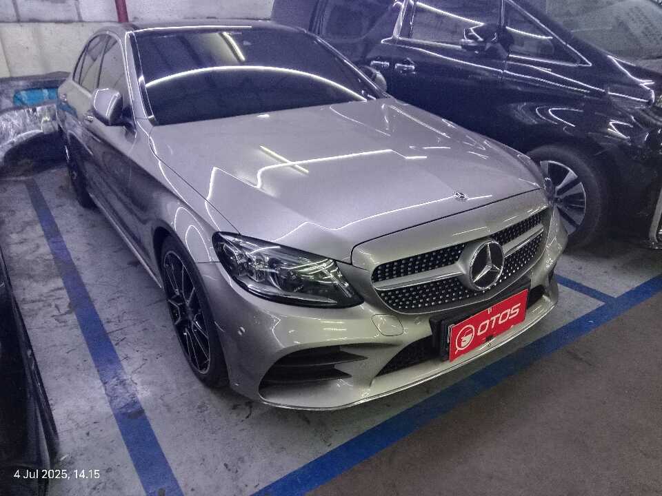 2020 Mercedes-Benz C300 2.0 - Foto 1 dari 6